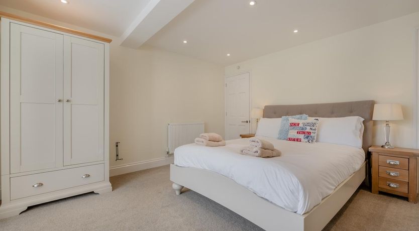 Photo of 1 Bed in Looe