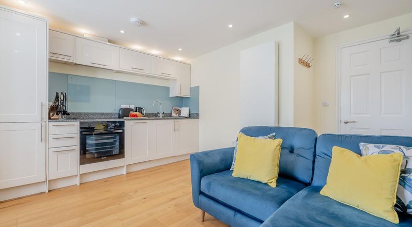 Photo of 1 Bed in Looe