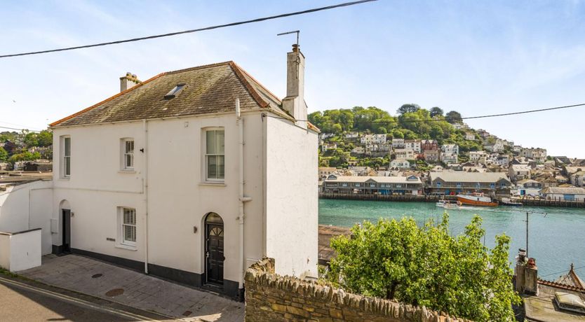 Photo of 1 Bed in Looe