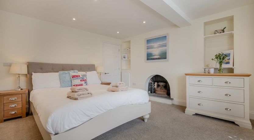 Photo of 1 Bed in Looe