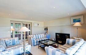 Photo of deluxe-cliff-cottage-kir0j