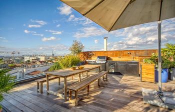 Parisian Fringes Holiday Home