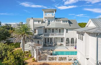 Emerald Kingdom Holiday Home
