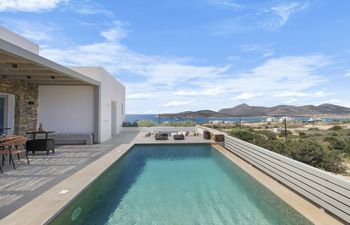 Blue Skies & Ocean Views Holiday Home