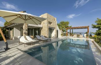 Serene Coastal View Holiday Home