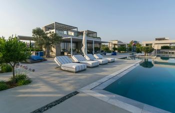 Stellar Paradise Holiday Home