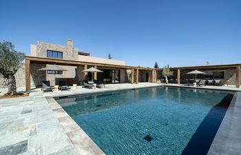 Tranquil Stone Holiday Home