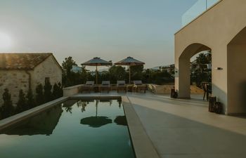 Sun-Touched Horizon Holiday Home