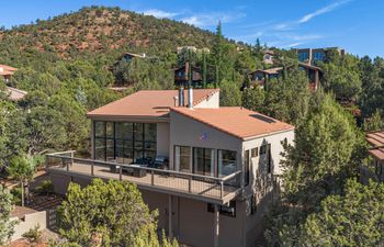 Red Horizon Holiday Home