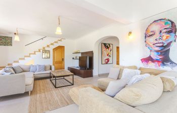Romanesque Summertime Holiday Home