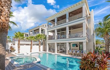 Emerald Shore Haven Holiday Home