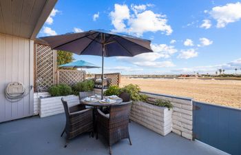 Seafront Breeze Holiday Home