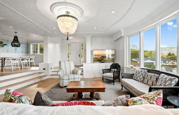 Vivid Serenity Holiday Home