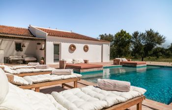 Peachy Dreams Holiday Home