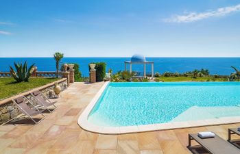 Above Isola Bella Holiday Home