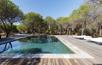 The Lake Fort Holiday Home