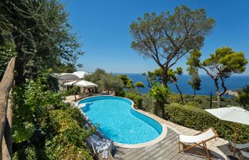 Capri Colours Holiday Home