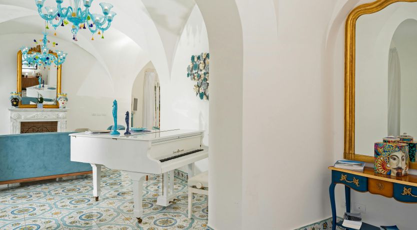 Photo of Capri Colours