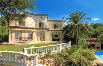 Riviera Grandeur Holiday Home