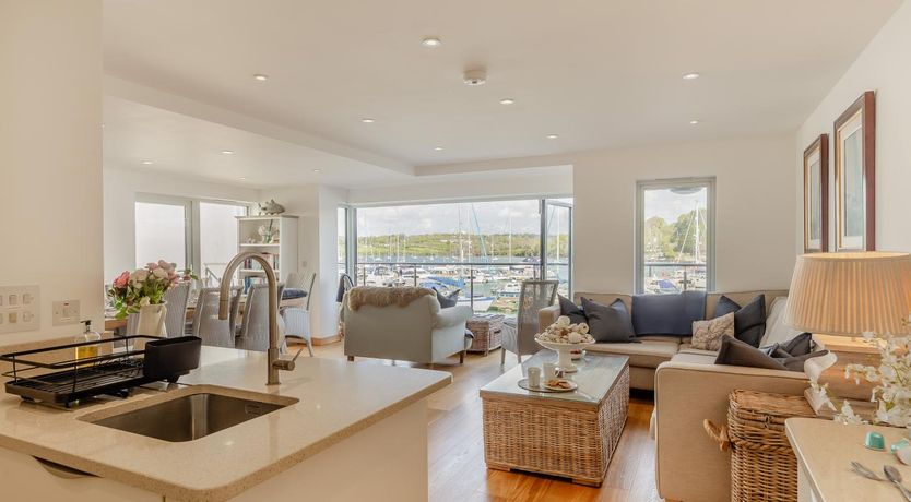 Photo of 3 Bed in Falmouth