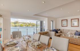 Photo of 3-bed-in-falmouth-1