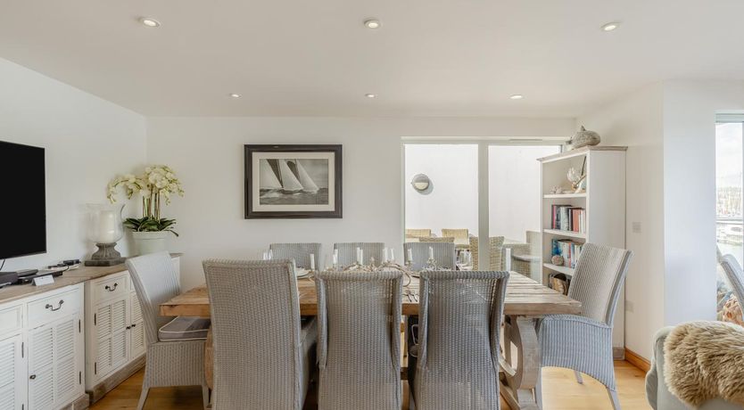 Photo of 3 Bed in Falmouth