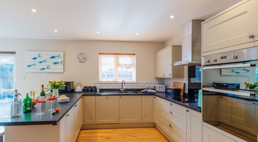 Photo of 3 Bed in Widemouth Bay