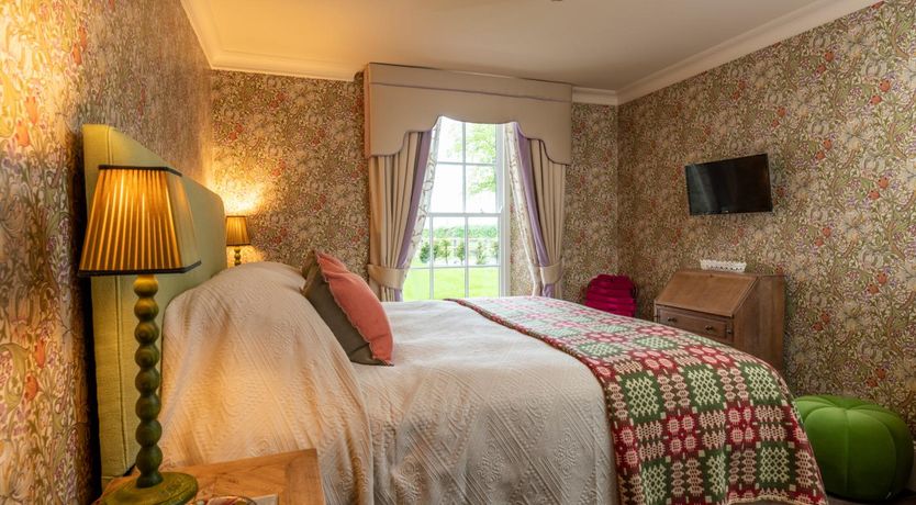 Photo of 6 Bed in Beaumaris