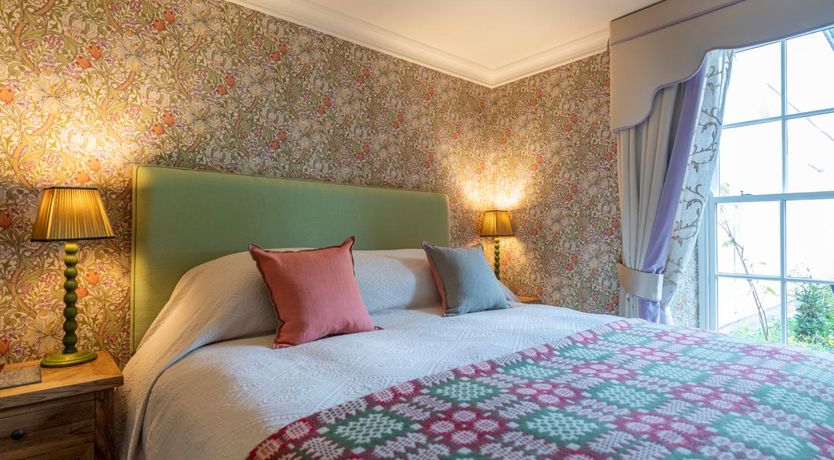 Photo of 6 Bed in Beaumaris