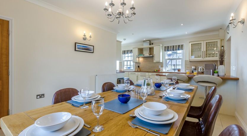 Photo of 5 Bed in Aberaeron