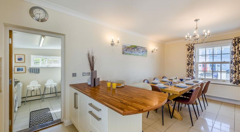 Photo of 5 Bed in Aberaeron