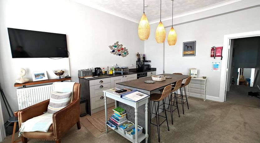 Photo of 2 Bed in Weymouth