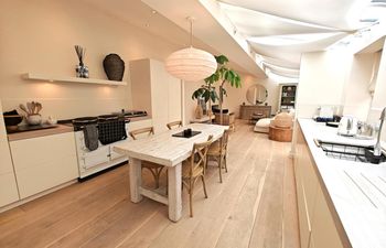 2 Bed in Tisbury, Salisbury Holiday Home