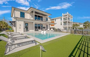 Golden Strand Haven Holiday Home