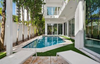 Solar Terrace Holiday Home