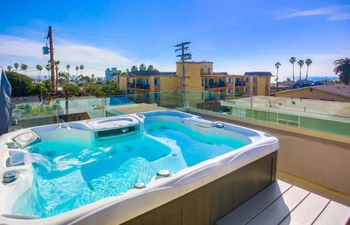Pacific Rooftop Reverie Holiday Home