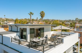 Sweet Ocean Splendour Holiday Home