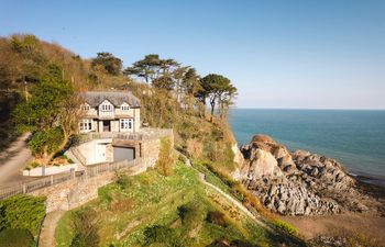 Cliffside & Tide Holiday Home