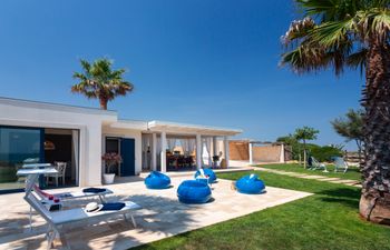 Sea Supreme Holiday Home