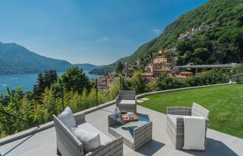 Moltrasio Quattro Holiday Home