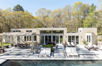 Midcentury Musing Holiday Home