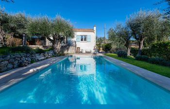 Olive Trees & Blue Shutters Holiday Home