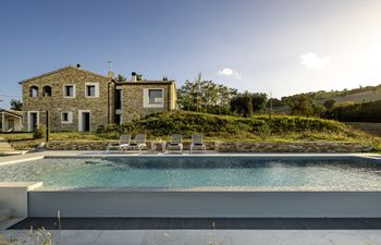 The Centenarian Oak Holiday Home