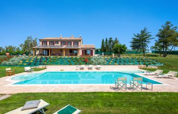 Mulberry & Marble Holiday Home