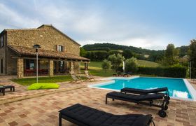 Photo of hilltop-horizon