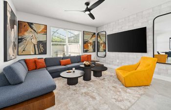 Dream in Orange Holiday Home