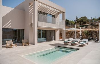 White Mountain Reverie Holiday Home