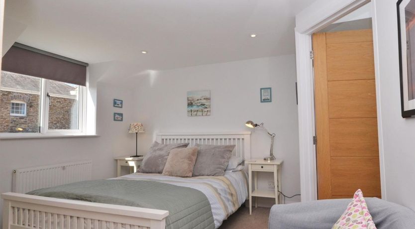 Photo of 3 Bed in Plymouth
