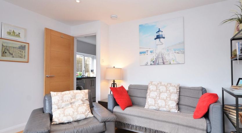 Photo of 3 Bed in Plymouth