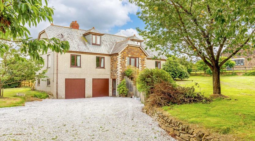 Photo of 4 Bed in Bodmin